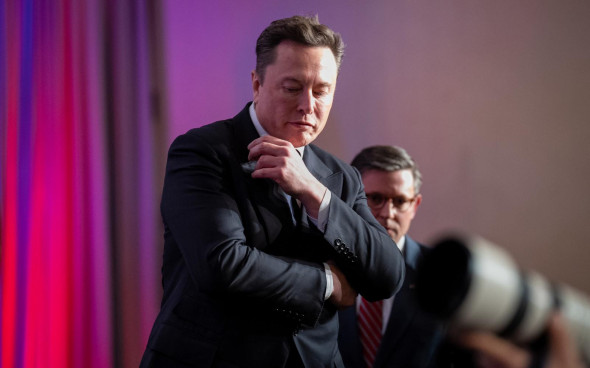 Бонус Tesla на $1 трлн для Илона Маска оказался под угрозой 347416226532522